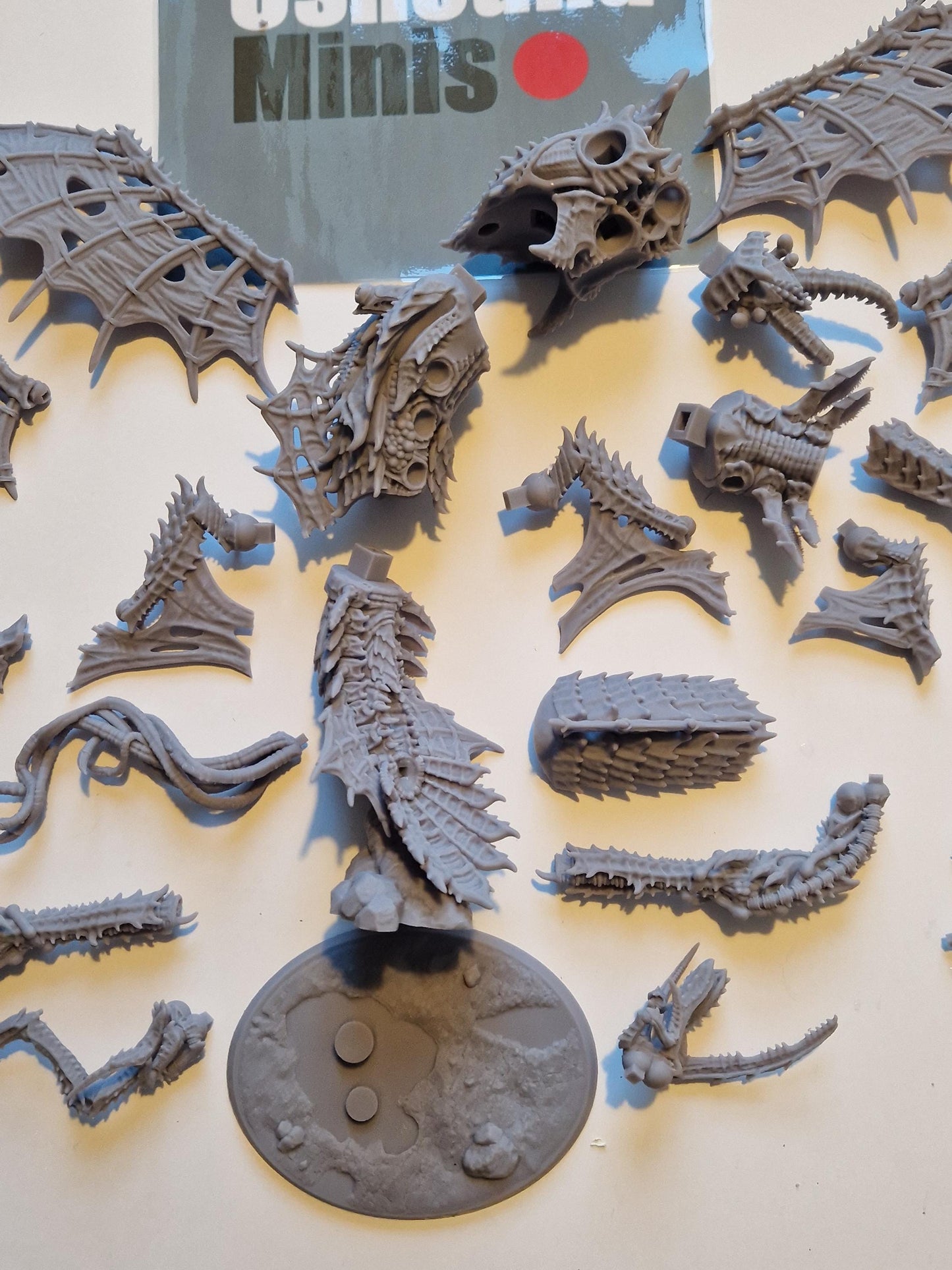 Flying Titan Miniature - Deep Hive - Oshounaminis - Tabletop wargaming miniature for Grimdark | OPR | Sci-fi | Alien Bug Proxy |